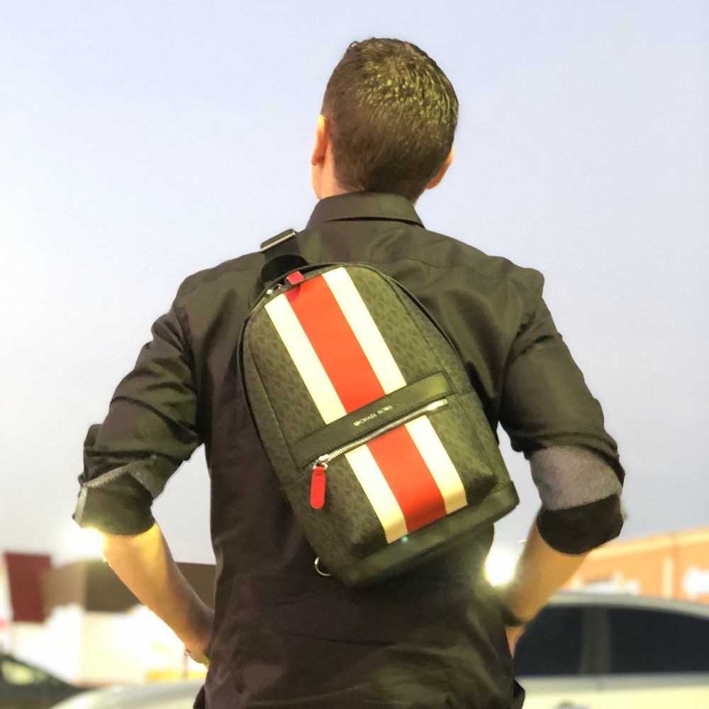 💥Moving to @the_bag_guy💥Michael Kors - Mason Varsity Stripe Sling Pack